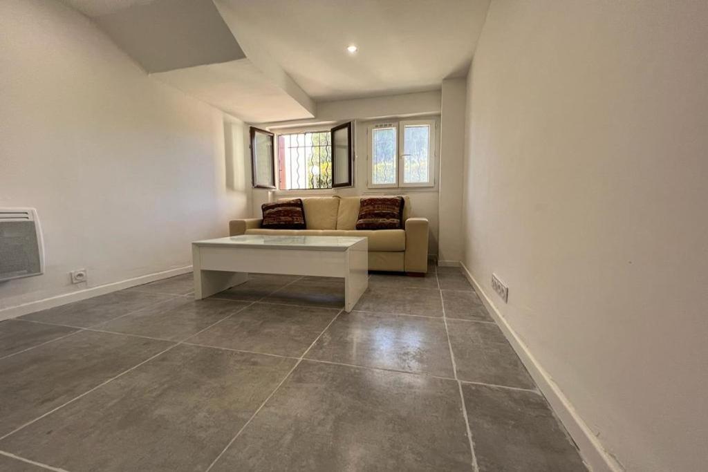 Studio Proche De La Plage Appartement *